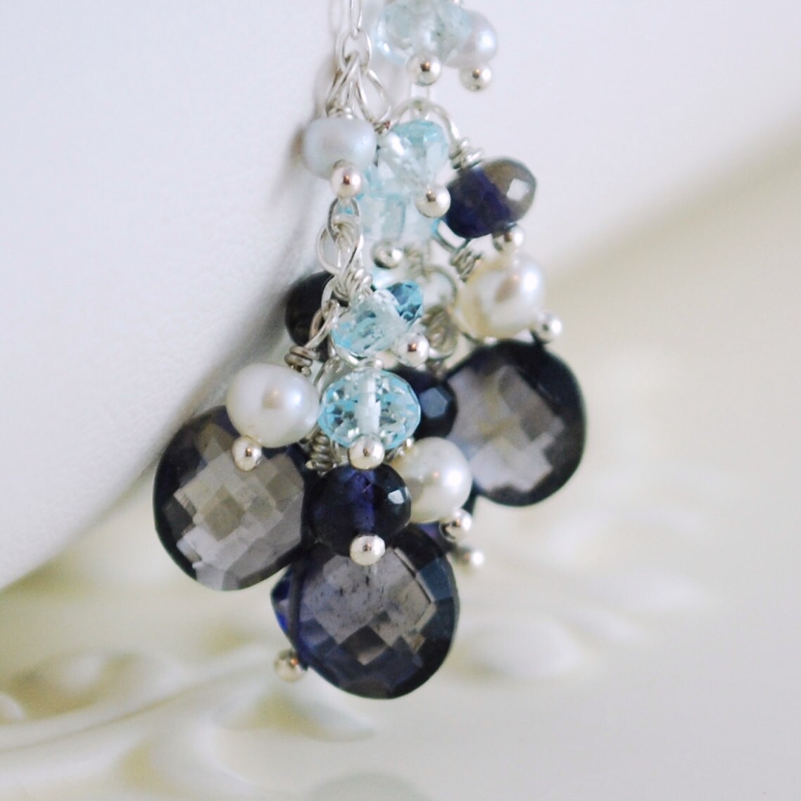 Lange Edelstein Ohrringe, Hochzeit, Winter, Navy Iolith, Blautopas, Süßwasserperle, Auf Bestellung - Winternacht Versandkostenfrei Lange Edelstein Ohrringe, Hochzeit, Winter, Navy Iolith, Blautopas, Süßwasserperle, Auf Bestellung - Winternacht Versandkostenfrei von livbridal