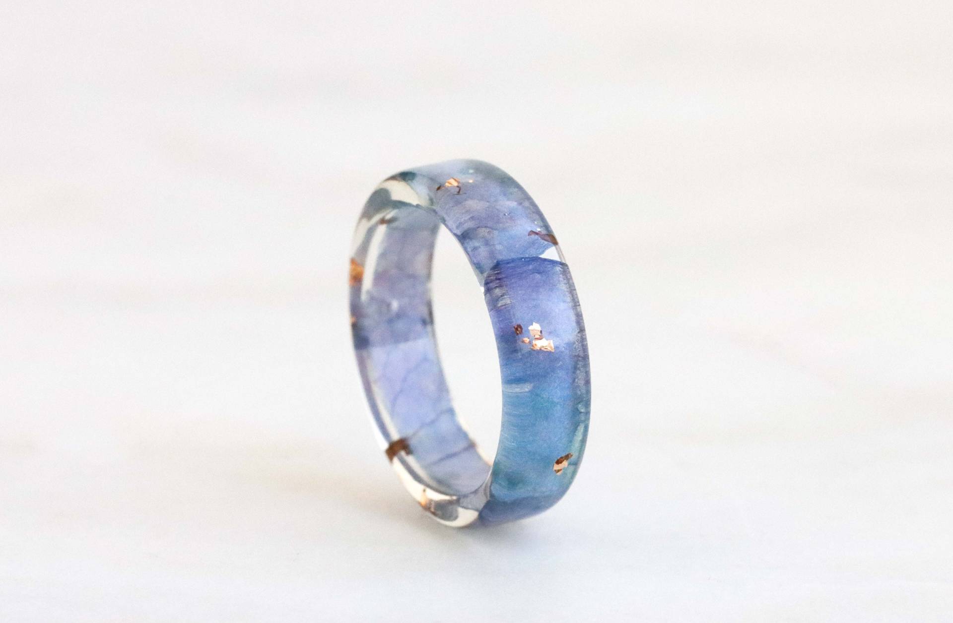 Blau Lila Hortensie Harz Ring, Echte Blütenblätter Und Gold/Silber Kupfer Flocken Im Inneren, Natur Inspirierter Schmuck, Bedeutungsvolles Geschenk von livinlovin