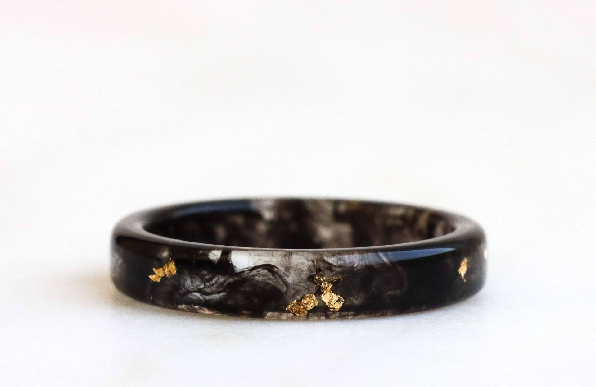 Dünner Harzring - Schwarzer Ring Mit Gold/Silber/Kupfer Flocken Transparenter von livinlovin
