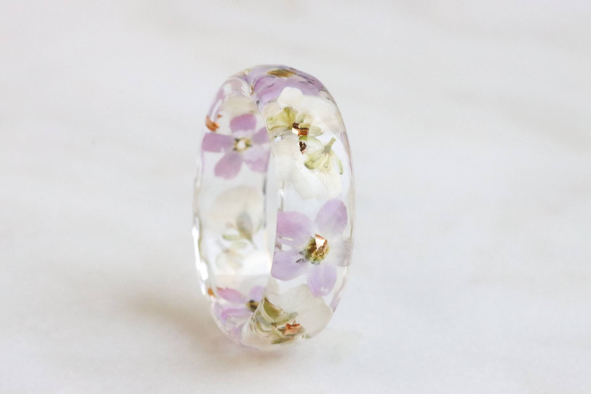 Harz Ring Mit Gepresstem Rosa Vergissmeinnicht, Weißen Alyssum Blumen Und Silber/Gold/Kupfer Flocken, Natur Inspiriertes Muttertagsgeschenk von livinlovin