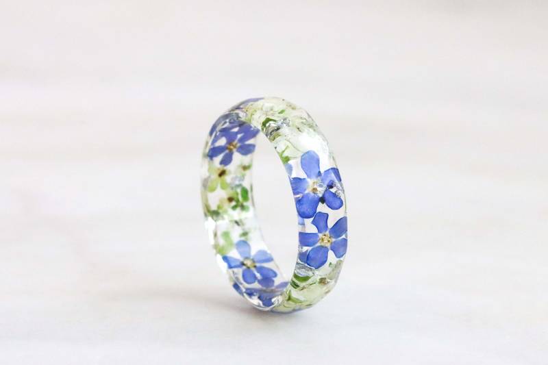 Harz Ring Mit Gepressten Blauen Vergissmeinnicht, Weiße Dillblüten Und Silber/Gold/Kupfer Flocken, Natur Schmuck, Facettierten von livinlovin
