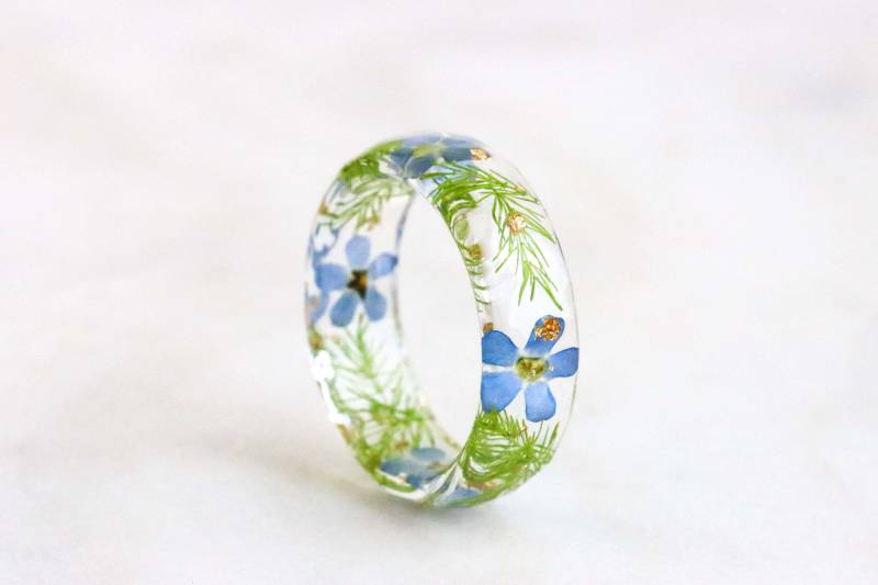 Vergissmeinnicht-Harzring Mit Grünen Blättern Und Goldflocken, Echte Gepresste Blumenschmuck, Natur Inspiriertes Blumenbandgeschenk Vergissmeinnicht-Harzring Mit Grünen Blättern Und Goldflocken, Echte Gepresste Blumenschmuck, Natur Inspiriertes Blumenbandgeschenk von livinlovin