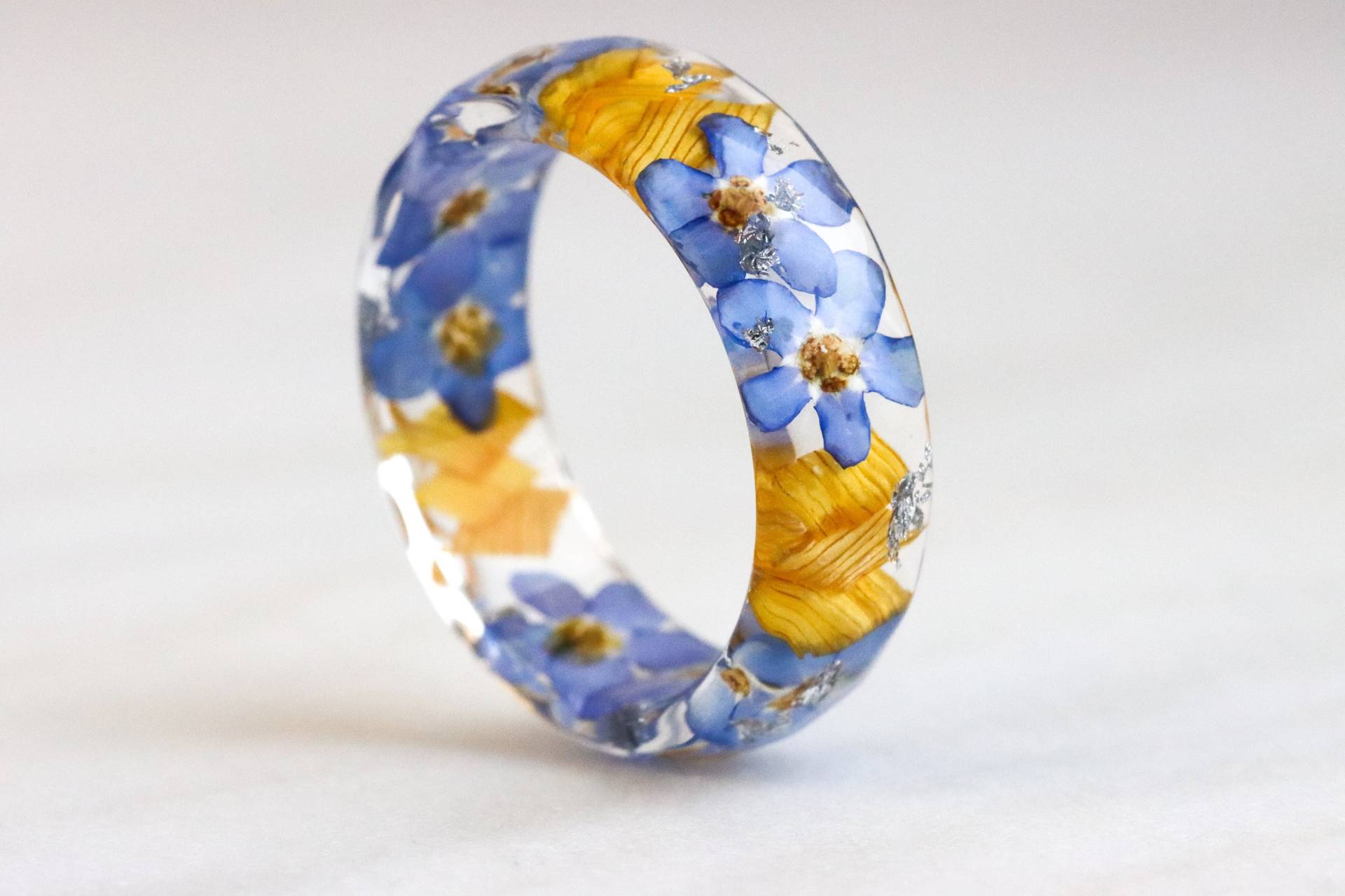 Harz Ring Mit Gepressten Vergissmeinnicht Blumen, Sonnenblumenblätter Und Silber/Gold/Kupfer Flocken, Natur Inspiriert Geschenk von livinlovin