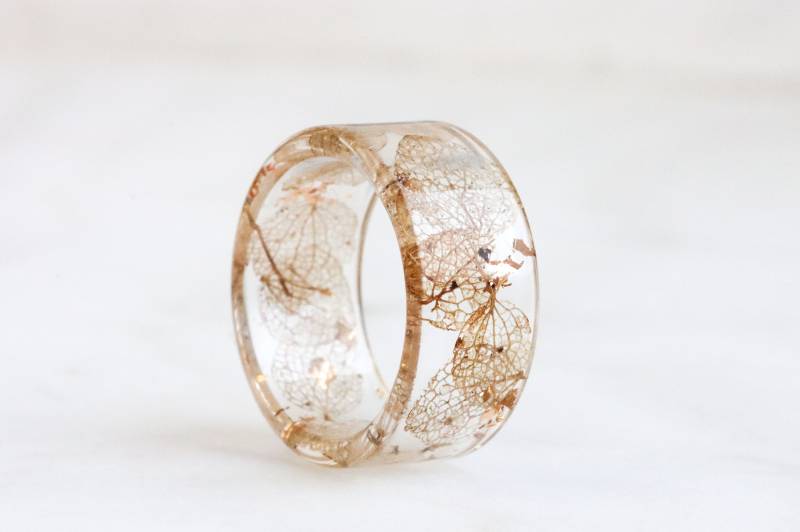 Hortensien Ring Mit Skelettierten Blütenblättern Und Gold/Silber/Kupferflocken, Breiter Echten Getrockneten Blüten, Einzigartiges Geschenk, Natur Hortensien Ring Mit Skelettierten Blütenblättern Und Gold/Silber/Kupferflocken, Breiter Echten Getrockneten Blüten, Einzigartiges Geschenk, Natur von livinlovin