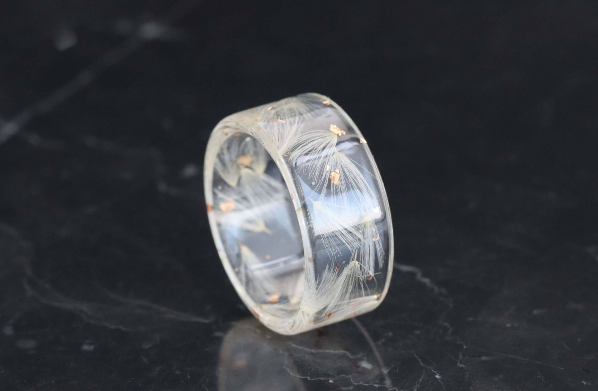 Löwenzahn Ring, Harzring Mit Löwenzahnblättern, Breiter Ring Echten Blumen, Transparenter Weihnachtsgeschenk, Wunschgeschenk von livinlovin