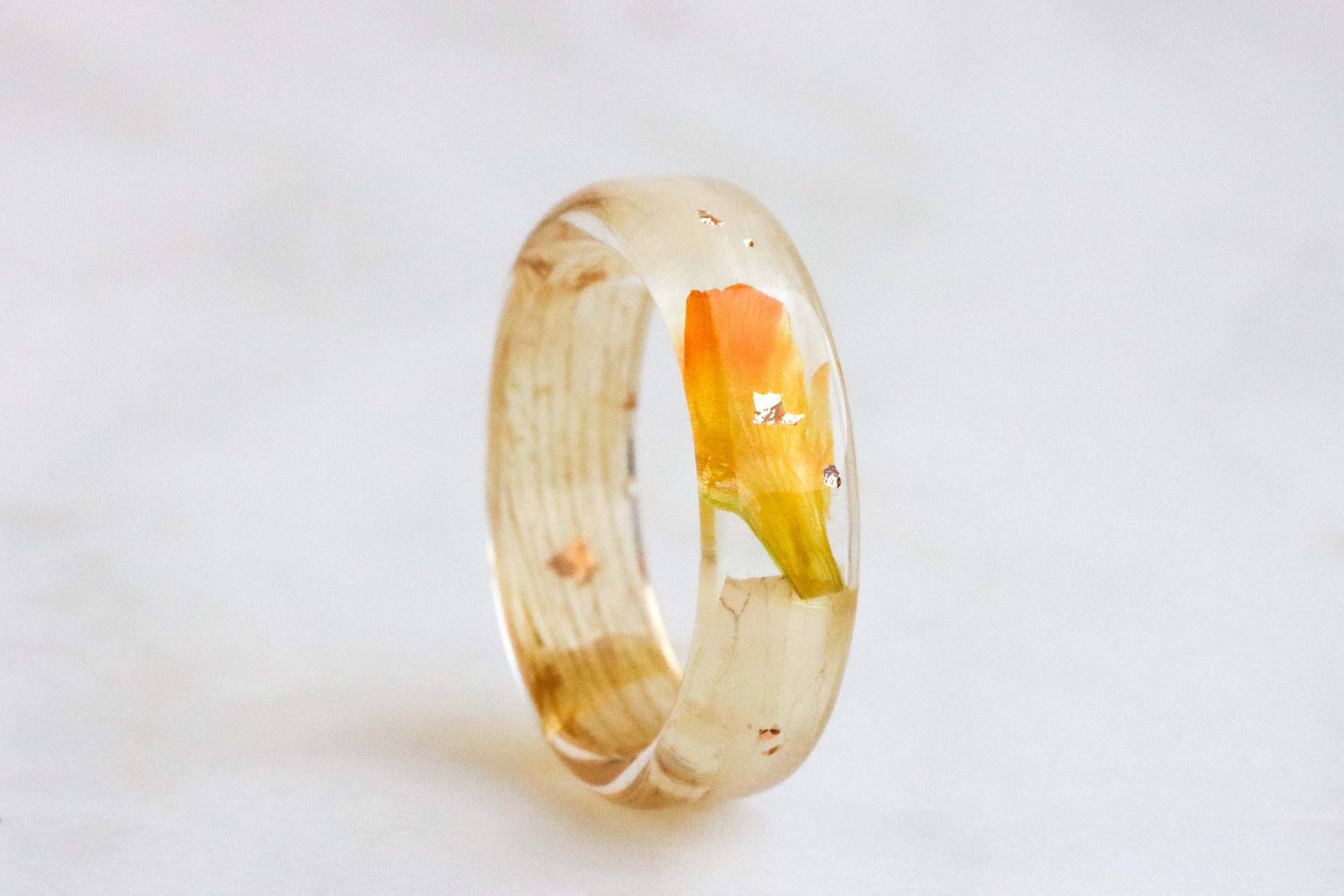 Narzissen-Harz-Ring Mit Echten Blütenblättern Und Gold/Silber Kupfer-Flocken Im Inneren, Natur Inspirierter Blumenschmuck, Handgefertigter Schmuck von livinlovin