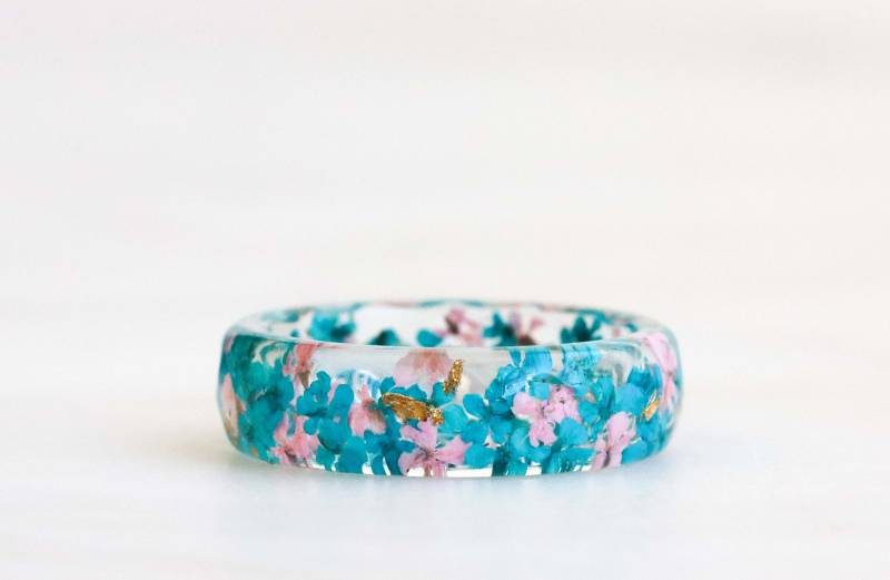 Natur Ring Mit Gepressten Mehrfarbigen Queen Anne's Lace Blumen Und Gold Flocken - Inspirierter Schmuck Facettierter Echten Natur Ring Mit Gepressten Mehrfarbigen Queen Anne's Lace Blumen Und Gold Flocken - Inspirierter Schmuck Facettierter Echten von livinlovin