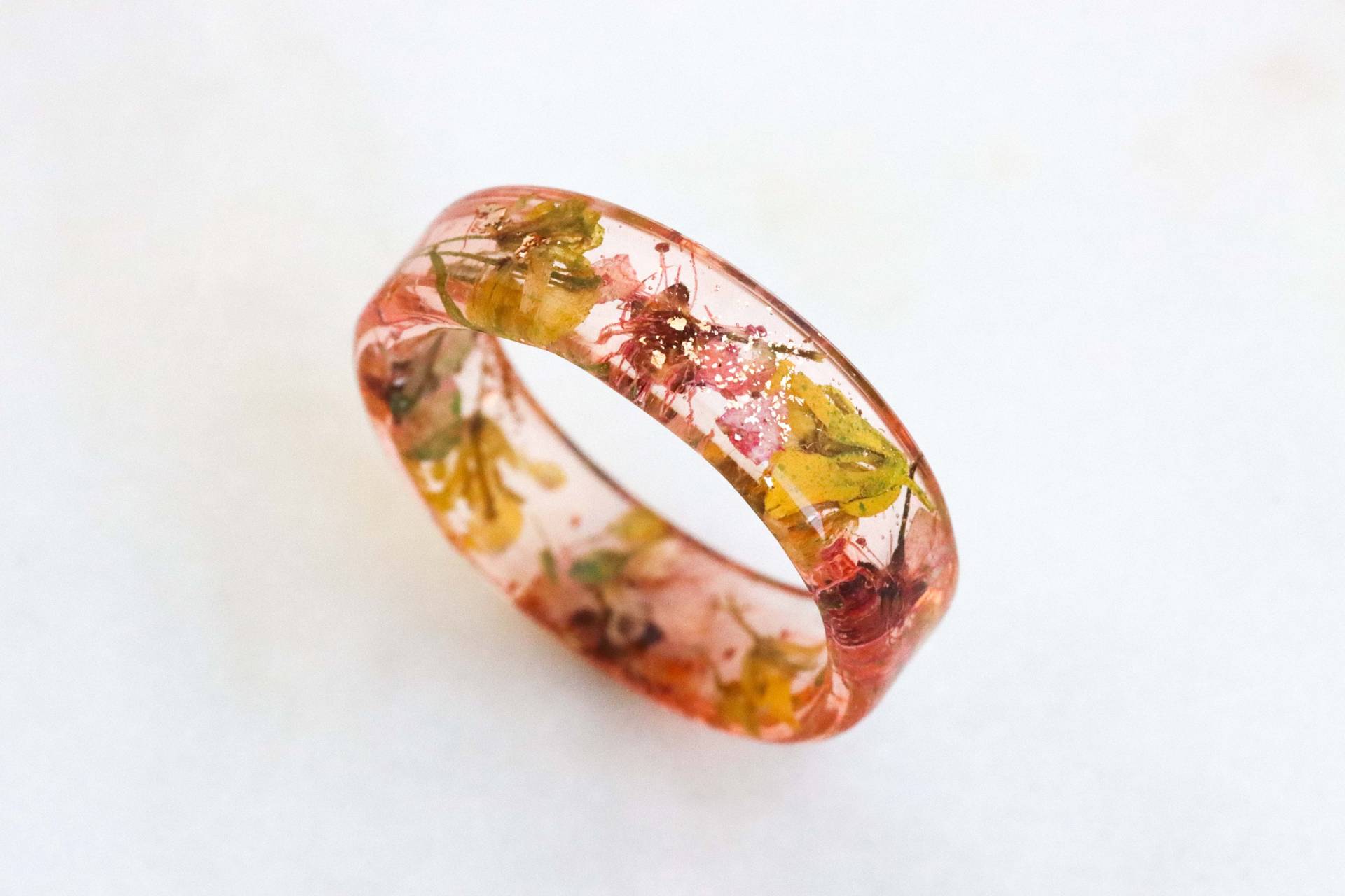 Rosa Ring Mit Echten Blumen Und Gold/Silber Kupfer Flocken, Echte Im Inneren, Transparentes Band, Muttertagsgeschenk, Frühlingsgeschenk von livinlovin