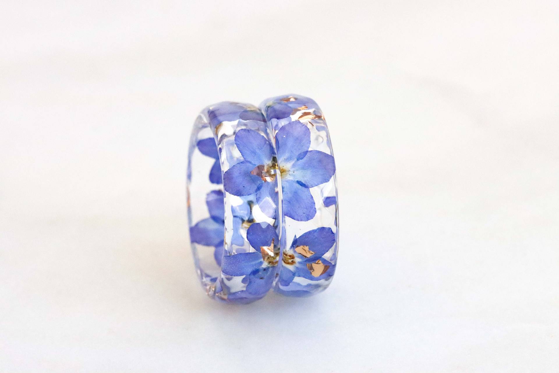 Set Aus Zwei Vergissmeinnicht Ringen, Echte Gepresste Blumen Im Inneren, Natur Inspiriertes Blumenpaar Set, Passende Ringe, Weihnachtsgeschenk von livinlovin