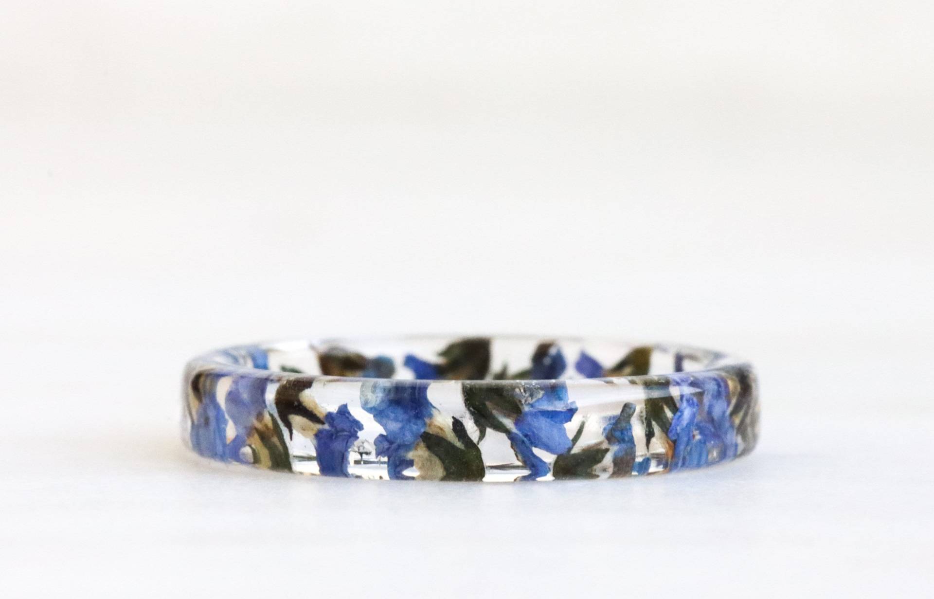 Vergissmeinnicht Ring, Natur Inspirierte Klare Harzringschiene Mit Gepressten Blumen Und Metallflocken, Stapelbarer Ring von livinlovin