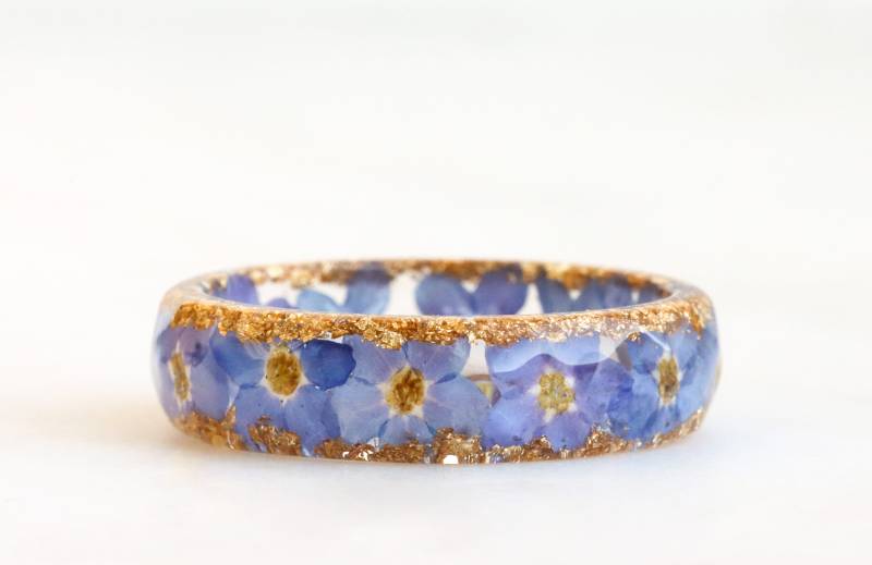 Vergissmeinnicht Ring - Blumenband Mit Blau Lila Blumen Und Gold/Silber/Kupfer Flocken Echte Im Inneren Vergissmeinnicht Ring - Blumenband Mit Blau Lila Blumen Und Gold/Silber/Kupfer Flocken Echte Im Inneren von livinlovin
