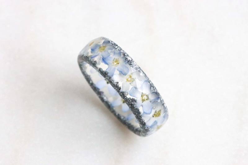 Vergissmeinnicht Ring - Blumenband Mit Blau Lila Blumen Und Gold/Silber/Kupfer Flocken Echte Im Inneren Vergissmeinnicht Ring - Blumenband Mit Blau Lila Blumen Und Gold/Silber/Kupfer Flocken Echte Im Inneren von livinlovin