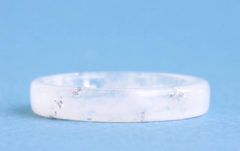 Weißer Harz Ring - Dünner Mit Gold/Silber/Kupfer Flocken Geburtstag Geschenk von livinlovin