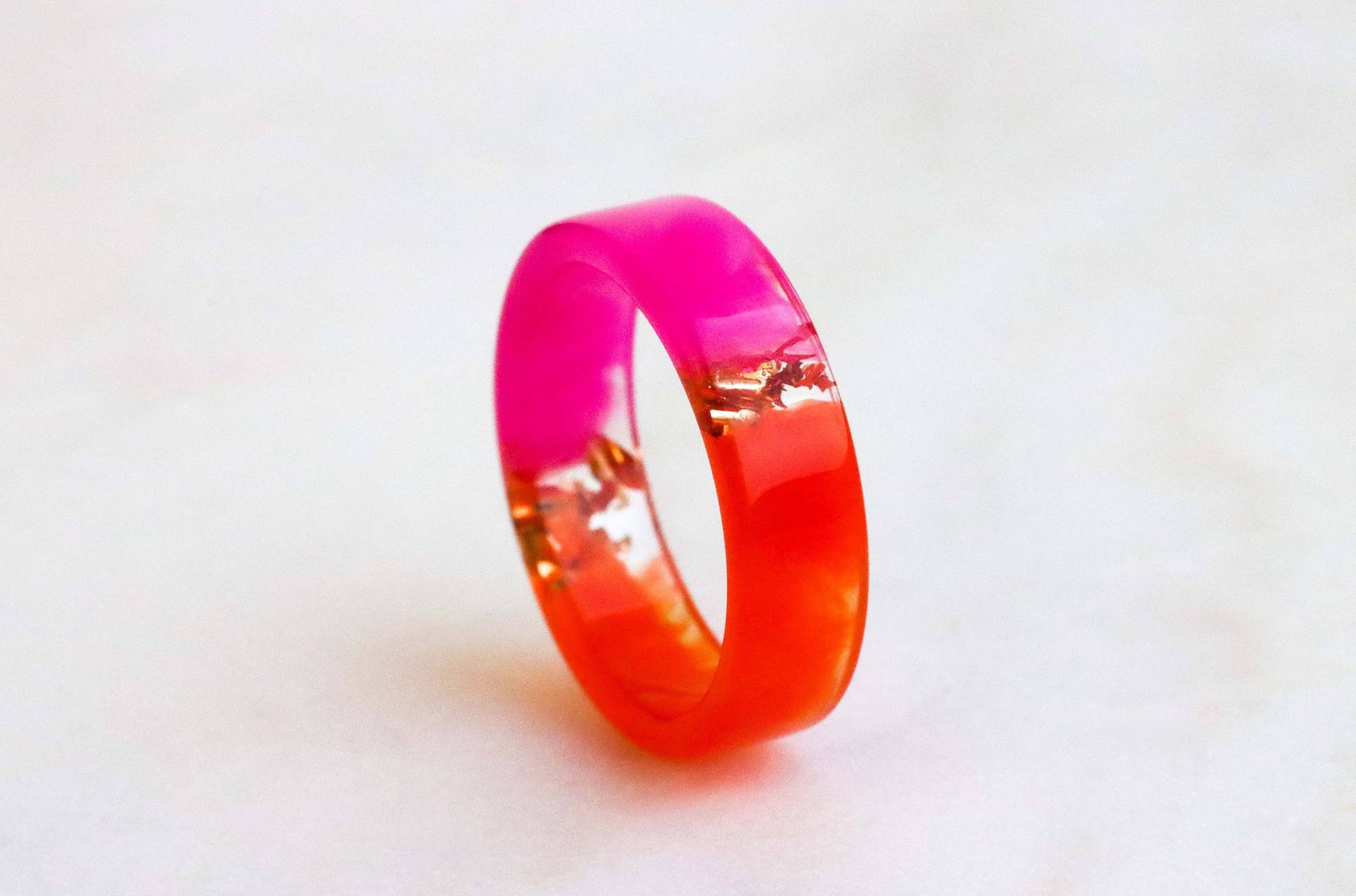 Zweiseitiger Pink Orange Harz Ring, Natur Inspiriertes Band Mit Gold/Silber/Kupfer Flocken, Klobiger Mix-And-Match Schmuck von livinlovin