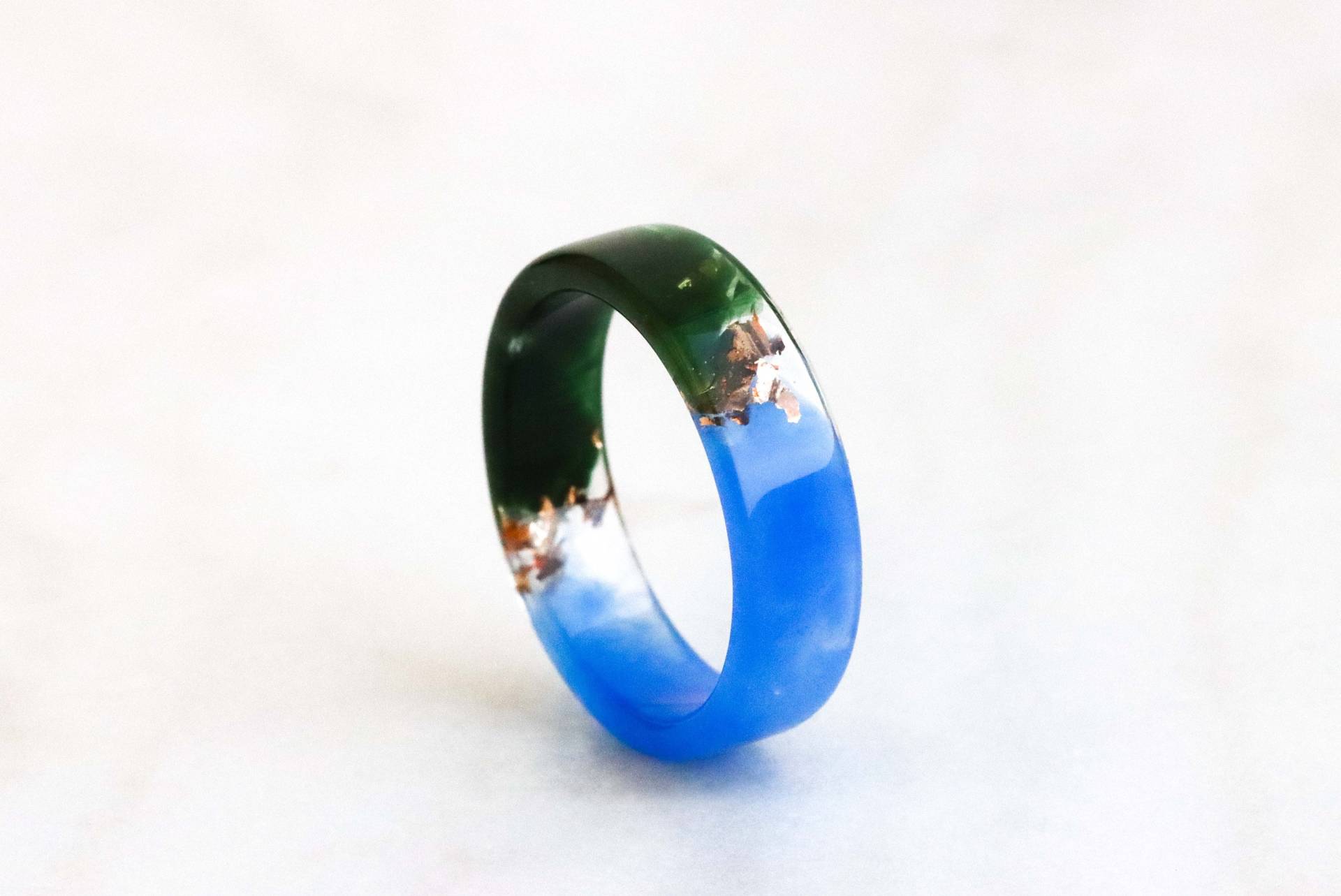 Zweiseitiger Ring, Grün Blaues Harz Band, Natur Inspiriertes Band Mit Gold/Silber/Kupfer Flocken, Klobiger Mix-And-Match Schmuck von livinlovin