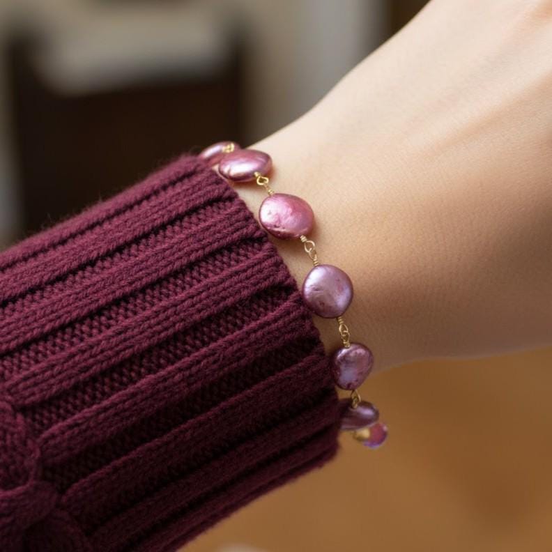 Orchid Pink Coin Pearl Armband Gold Vermeil Toggle, Rosa Quarz von livjewellery