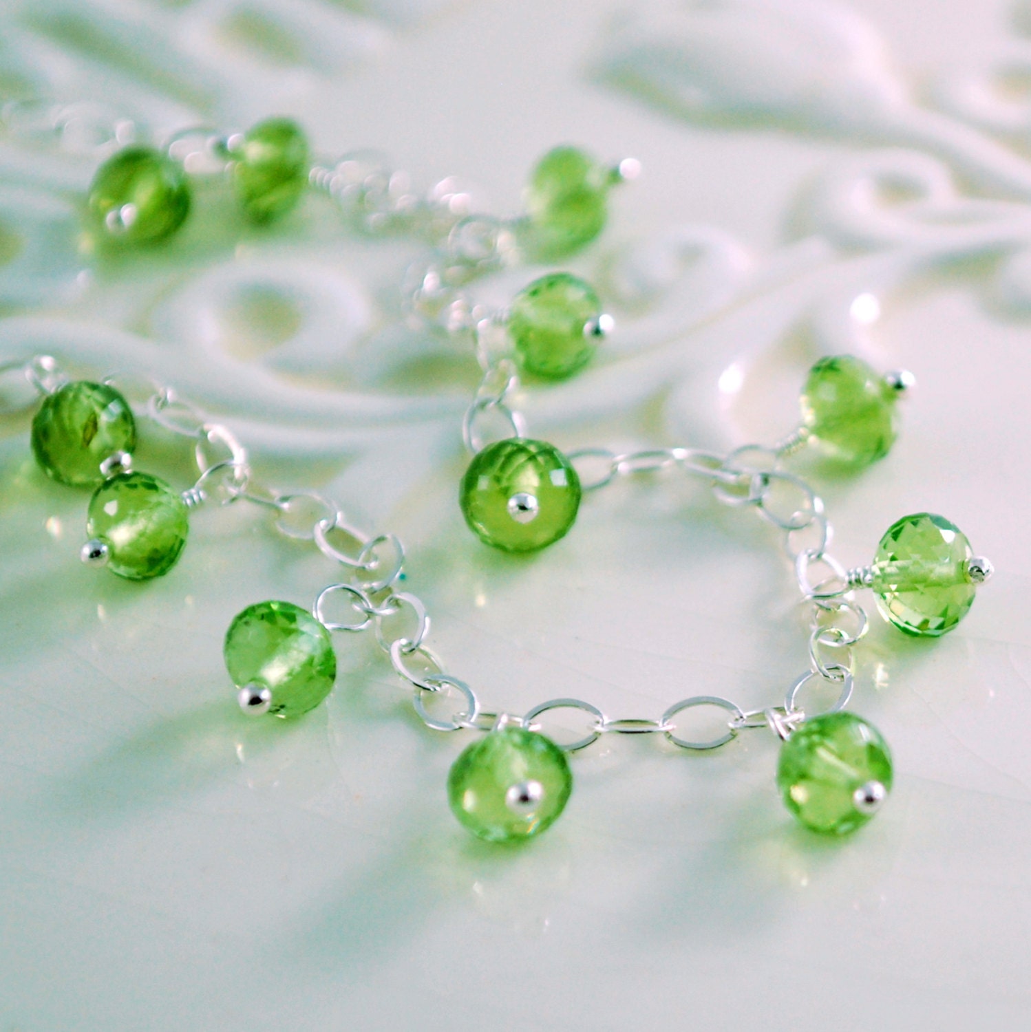 Peridot Armband Sterling Silber, Limettengrüner Edelstein, August Geburtsstein von livjewellery