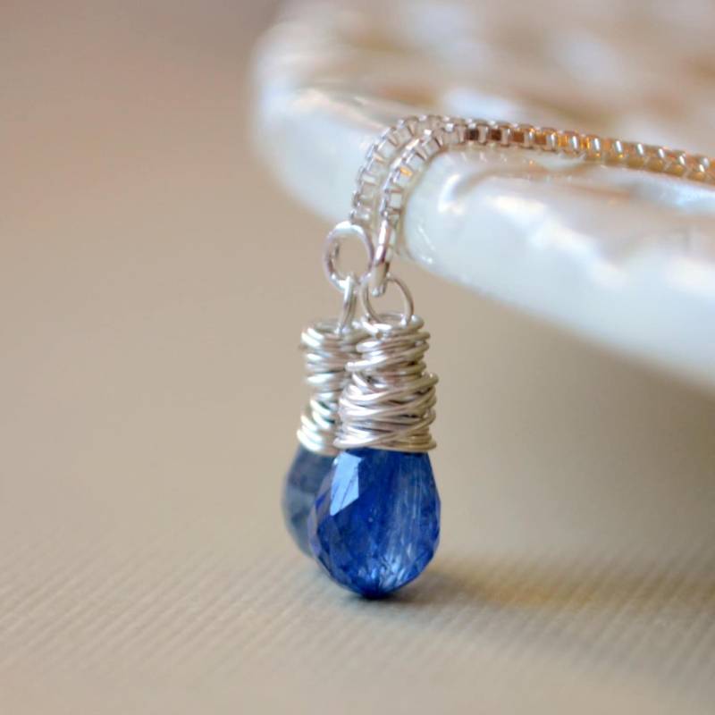 Royal Blaue Kyanit Ohrringe Sterling Silber Draht Gewickelt Tropfen Royal Blaue Kyanit Ohrringe Sterling Silber Draht Gewickelt Tropfen von livjewellery