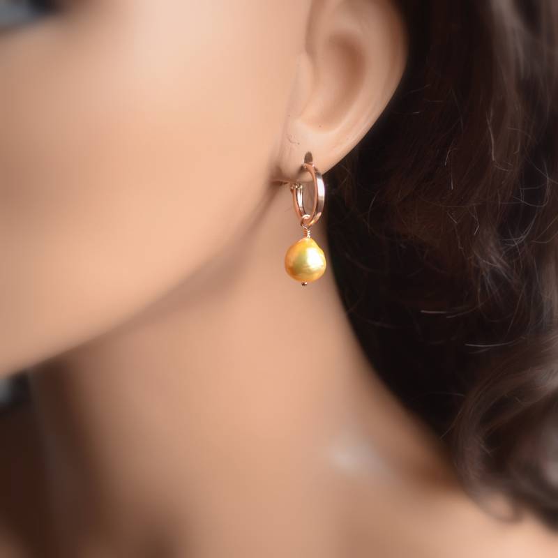 Rosegold Creolen Gelbe Süßwasserperle Anhänger von livjewellery