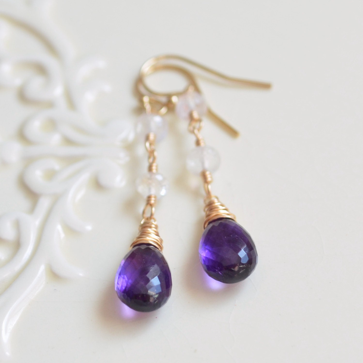 Regenbogen Mondstein & Amethyst Gold Filled Ohrringe Edelstein Schmuck von livjewellery