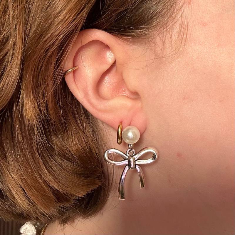 Silberne Perlenschleife Ohrringe Silberne Perlenschleife Ohrringe von livsartandjewelry