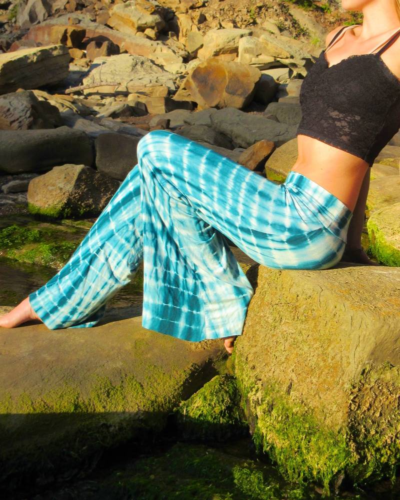 Bamboo Tie Dye Rayon Eco Flare Weites Bein Schlaghose Boho Yoga Lounge Dance Beach Resort Freizeithose Mit Kordelzug Am Bund von lizajanehandmade