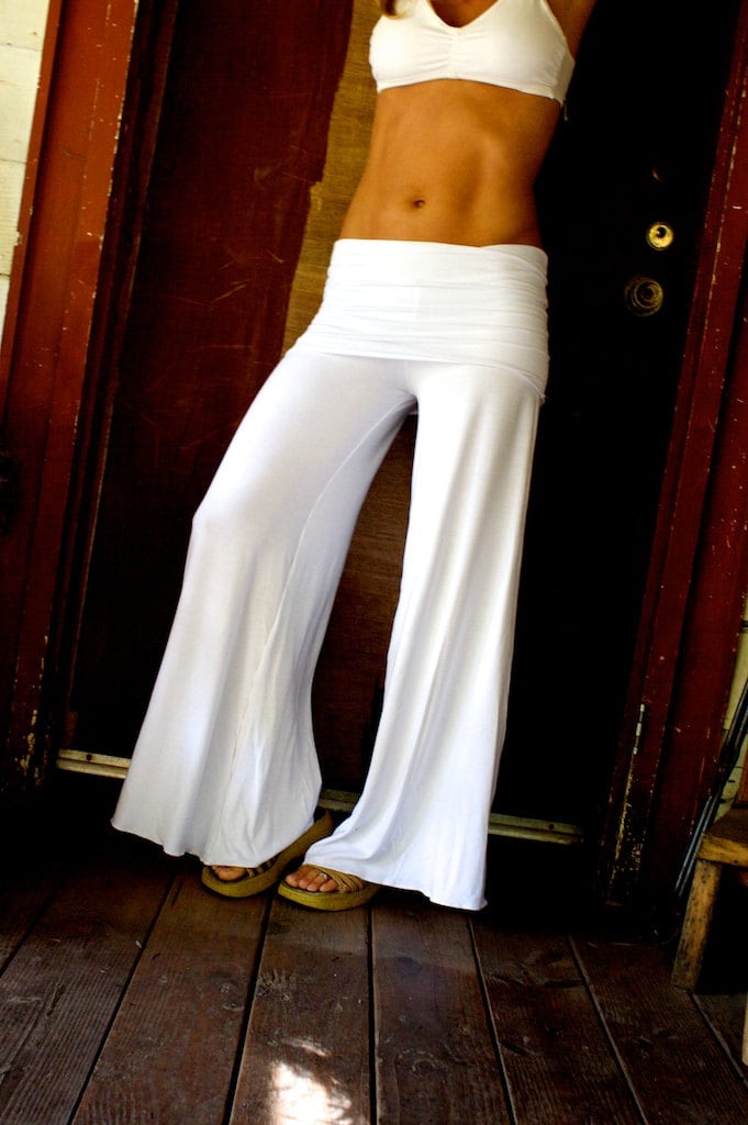 Summer White Weites Bein Elegant Fließendes Viskose Palazzo Gaucho Resort Lounge Strand Hose Mit Falte Über Rock Taille von lizajanehandmade