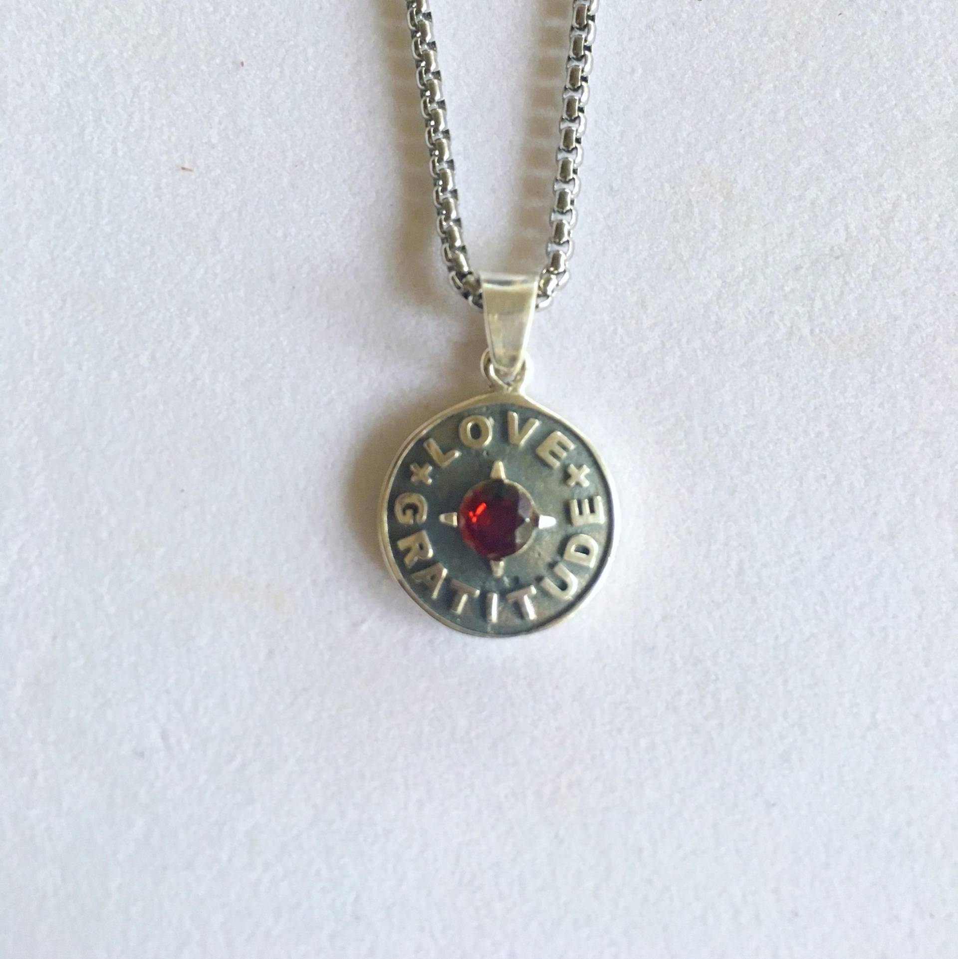 Liebe + Dankbarkeit Anhänger Liebe + Dankbarkeit Anhänger von lizalpertjewelry