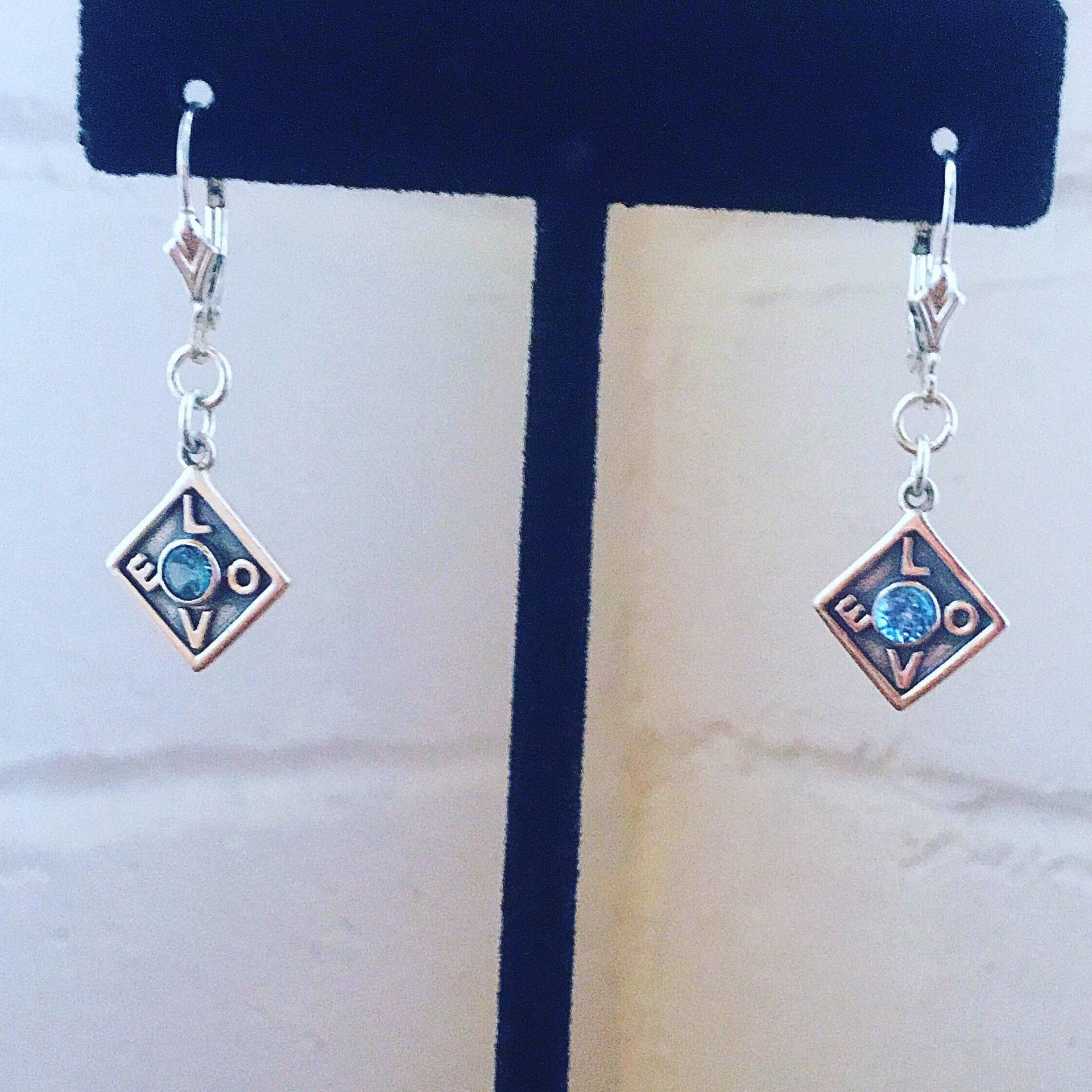 Liebe Ohrringe Liebe Ohrringe von lizalpertjewelry