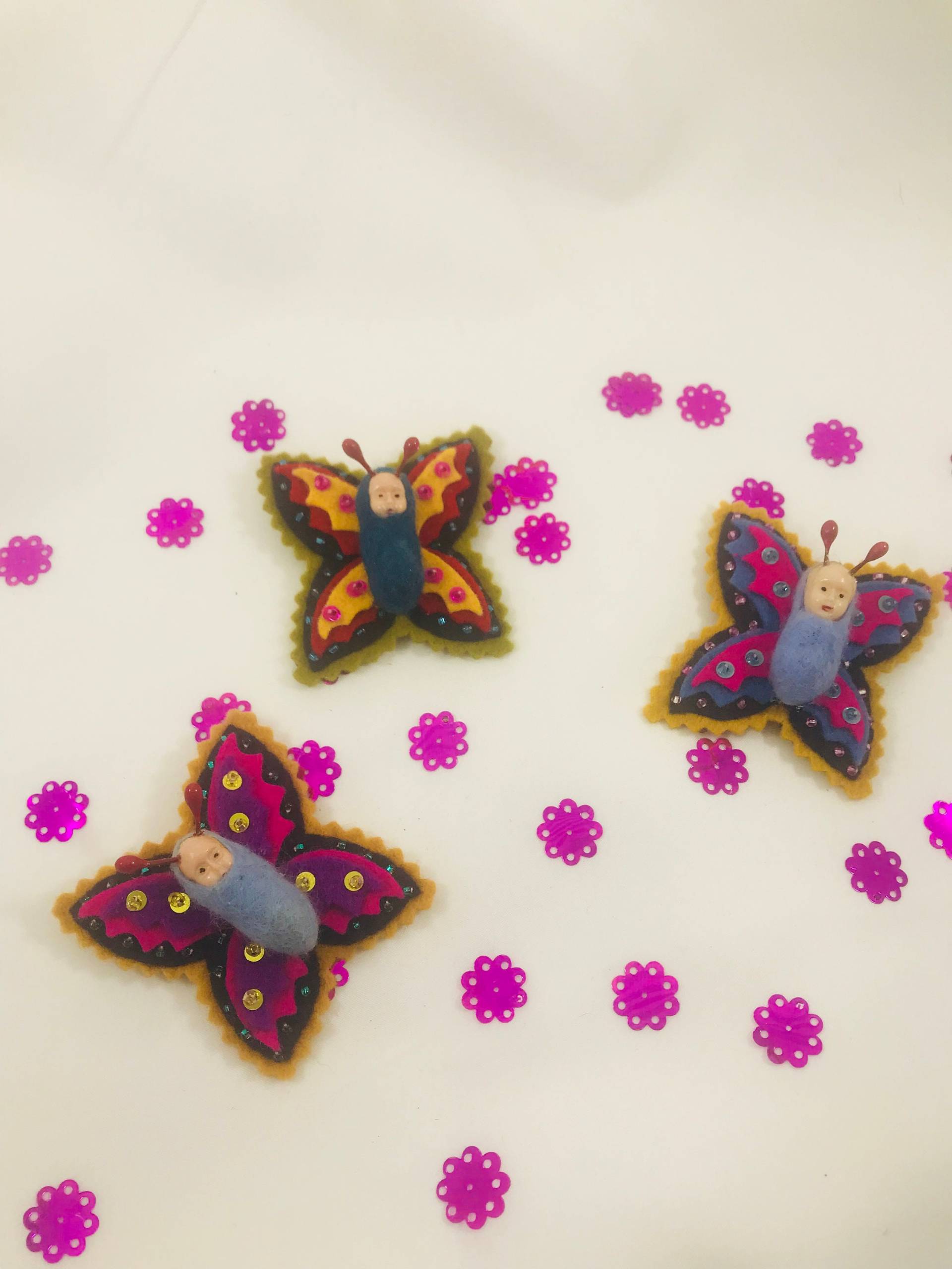 Ihrer Wahl Schmetterling Brosche Vintage Baby Puppe Wolle Filz Antike Perlen Volkskunst Stil Bug Pin Natur Kunst Schmuck Cacoon Spielzeug von lizardcamp