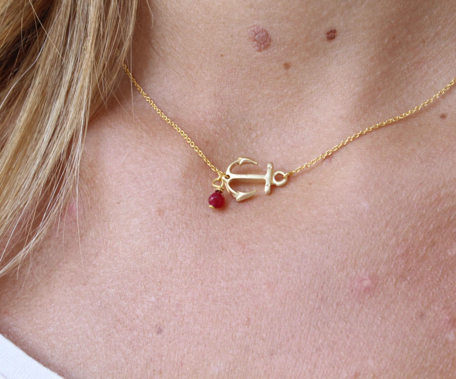 Vergoldete Ankerkette Himbeerjade Anhänger Vergoldete Ankerkette Himbeerjade Anhänger von lizaslittlethings