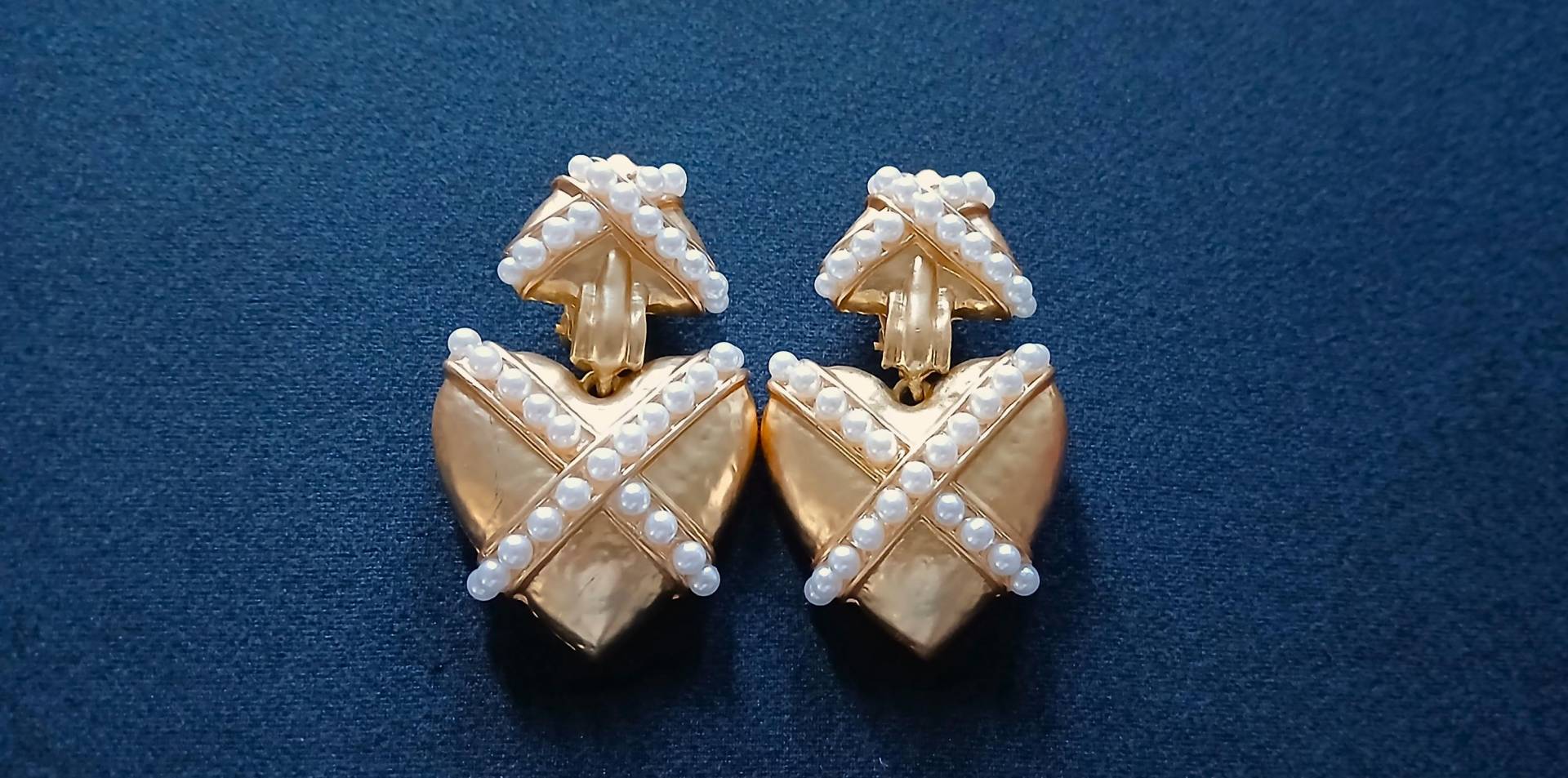 Mimi Di N Prinzessin Von Niscemi Mattes Finish Gold Ton W/Imitation Perle Perlen Puffy Herz Clip Auf Ohrringe Kostüm Modeschmuck von lizystuff