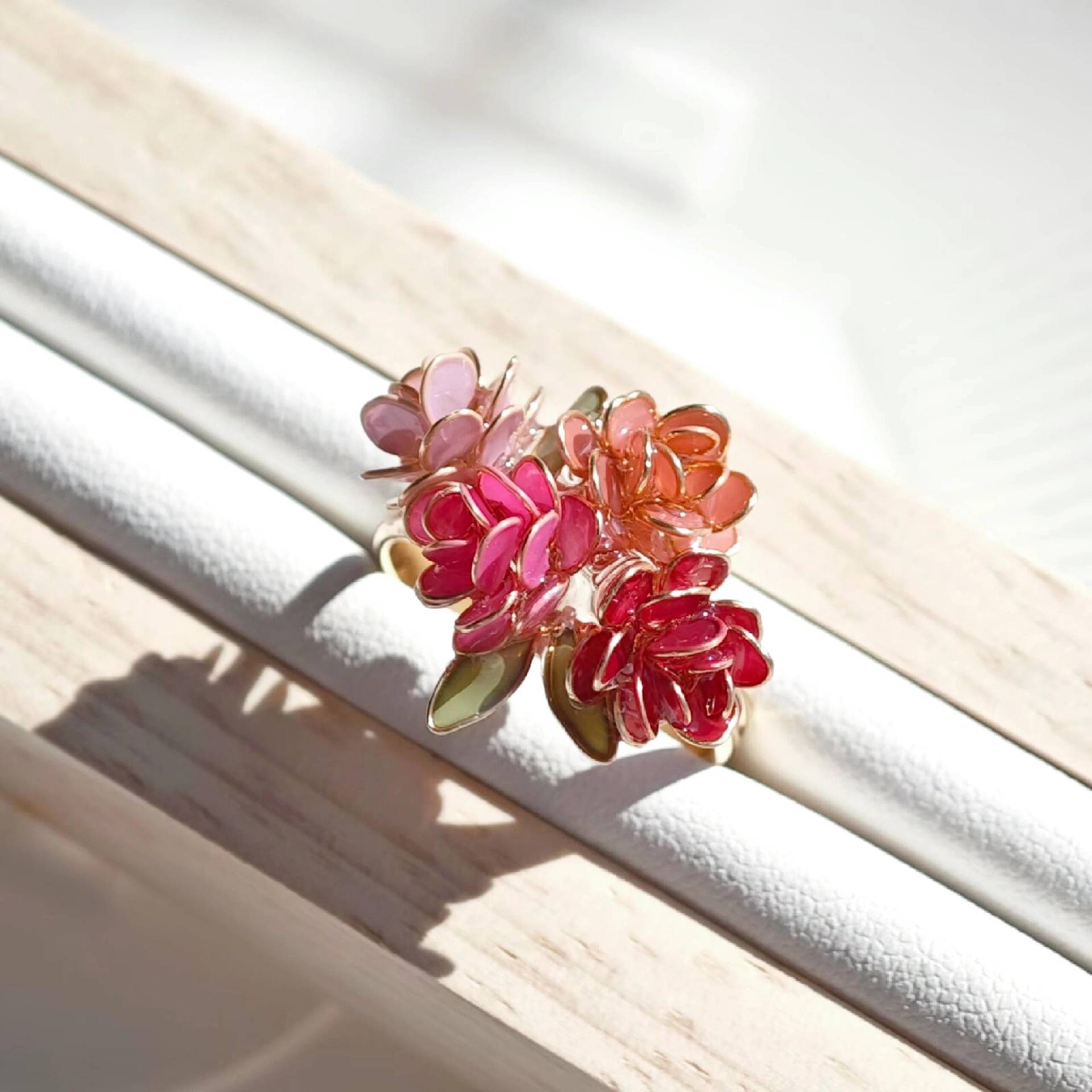 Handgemachter Bunter Rosenring, Feenring, Blumenschmuck, Resin, Harz, Hochzeitsaccessoires, Geschenk Für Sie, Harzkunst, Brautjungfer, Geschenk Handgemachter Bunter Rosenring, Feenring, Blumenschmuck, Resin, Harz, Hochzeitsaccessoires, Geschenk Für Sie, Harzkunst, Brautjungfer, Geschenk von lizzzzart