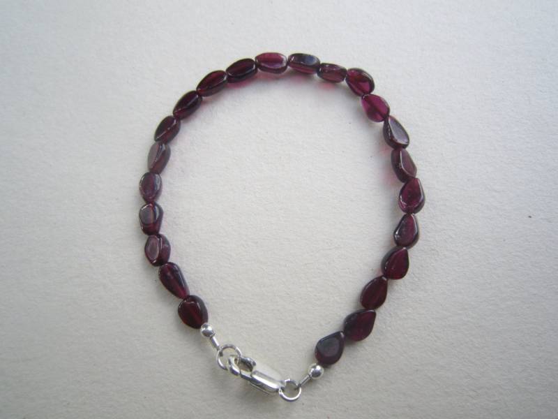 Granat Armband, Sterling Silber Armband. Teardrop Geformten Geniune Halb Edelstein. Rötliche Lila Stein von lnrdesign