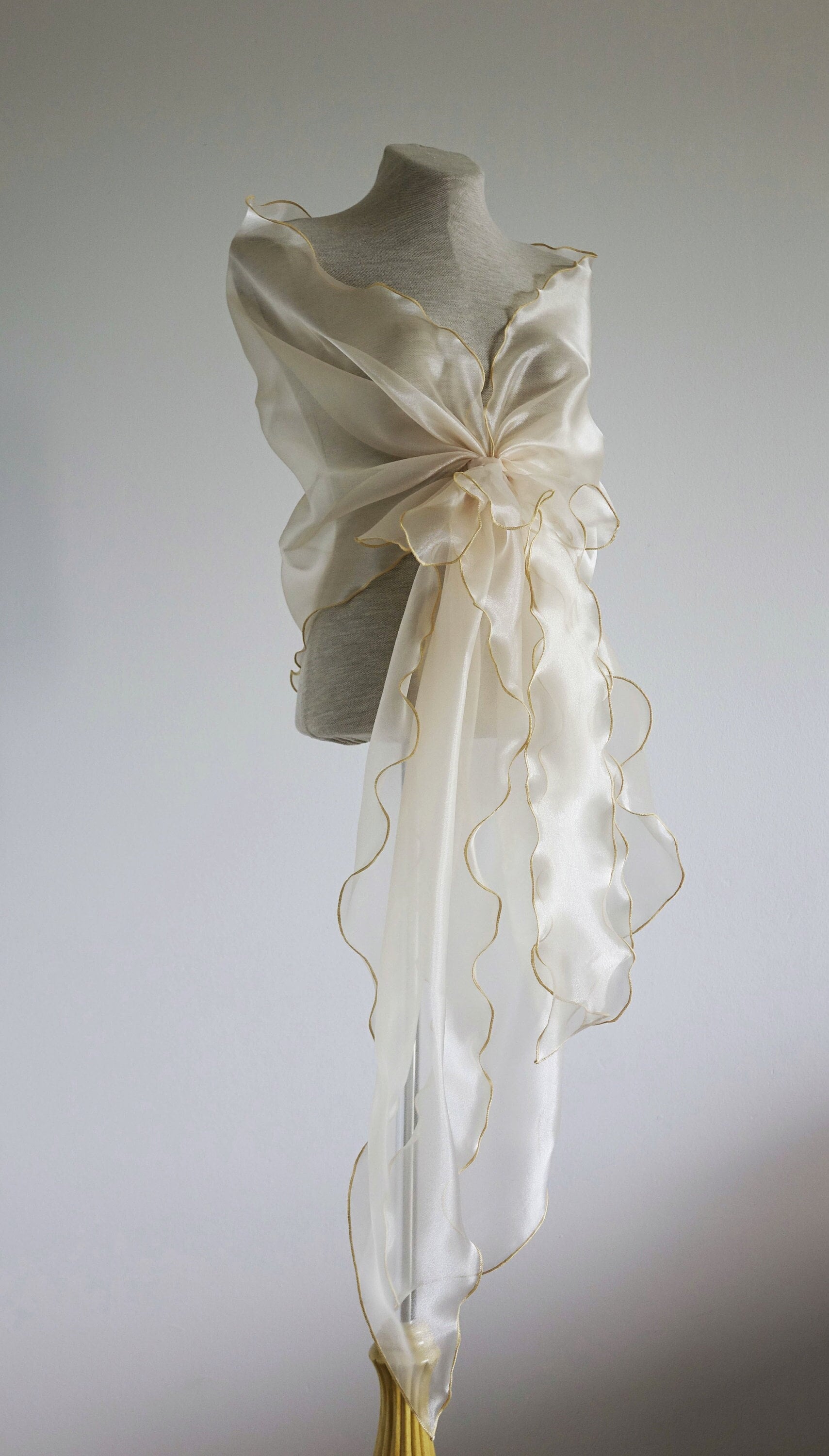Abend Stola, Damenstola, Champagner Organza Stola. Bezug Oben. Mutter Der Braut Vertuschen.organza Schal.schulter Vertuschen Abend Stola, Damenstola, Champagner Organza Stola. Bezug Oben. Mutter Der Braut Vertuschen.organza Schal.schulter Vertuschen von lolablooming