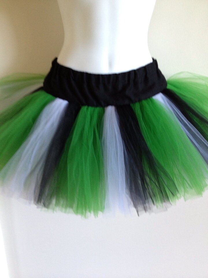 Erwachsene Schwarz, Weiß Und Grün Tutu von lookatmybooties
