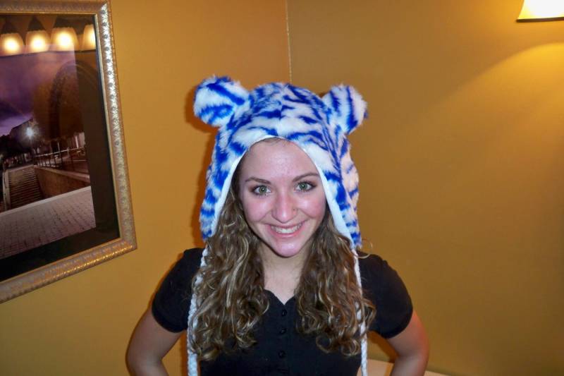 Flauschige Blau & Weiss Tiger Pelzmütze von lookatmybooties