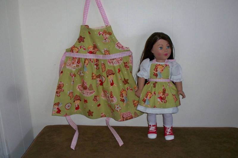 Girl Doll & Me Passende Retro Handgemachte Weihnachtsschürzen von lookatmybooties