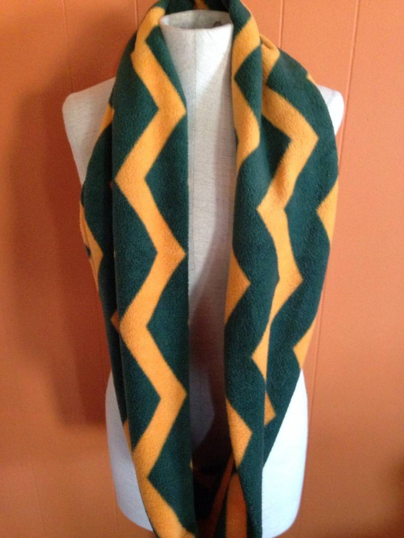 Grün Und Gelb Chevon Packers Fleece Halswärmer Infinity Schal von lookatmybooties