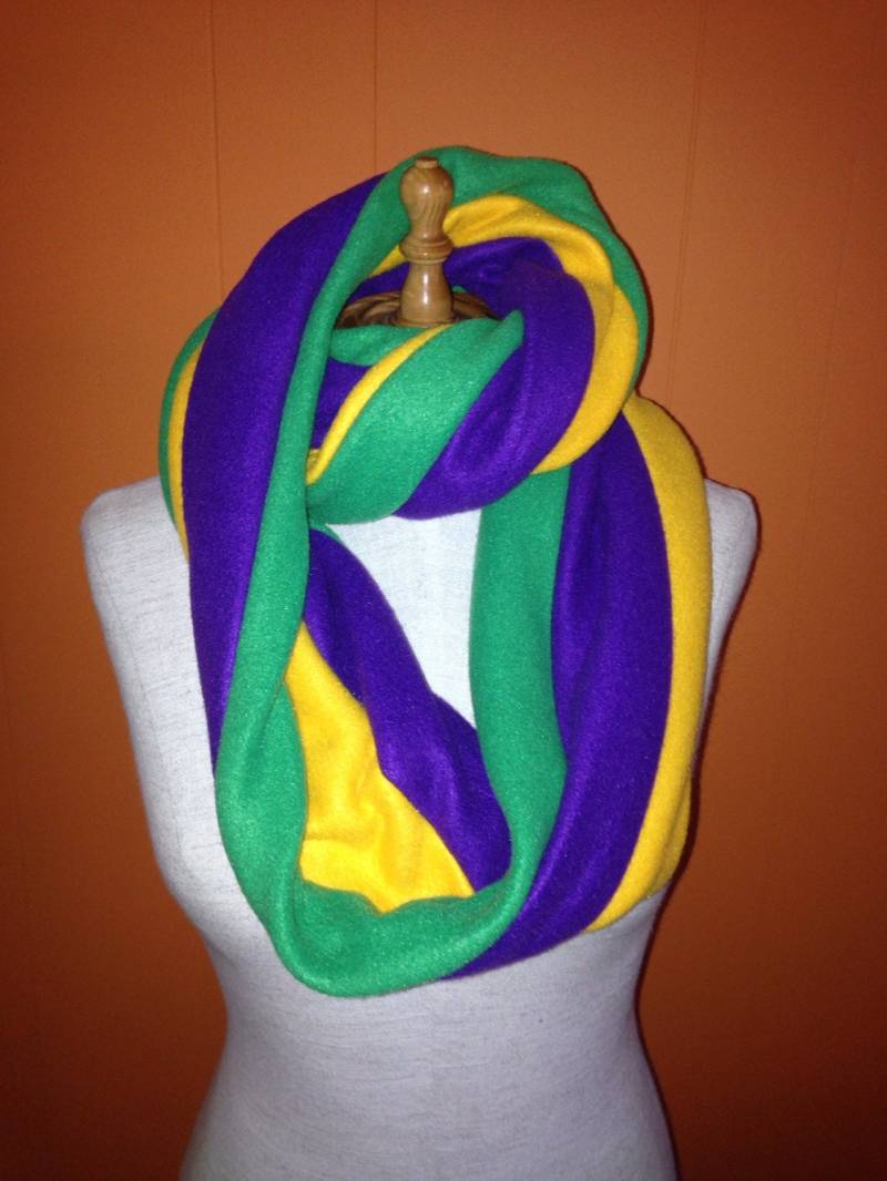 Infinity Schal Halswärmer Aus Fleece von lookatmybooties