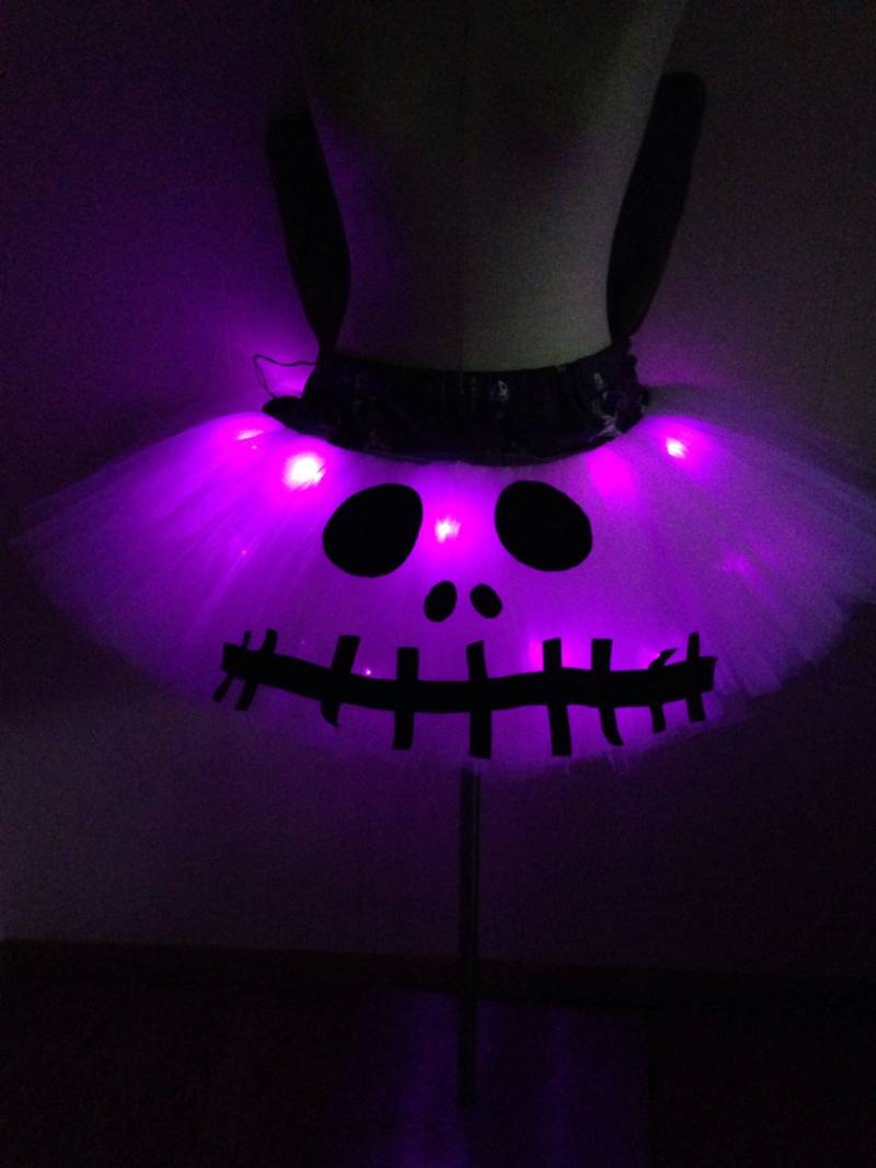 Jack Skellington Erwachsene Kleine Halloween Tutu Mit Lila Lichter von lookatmybooties