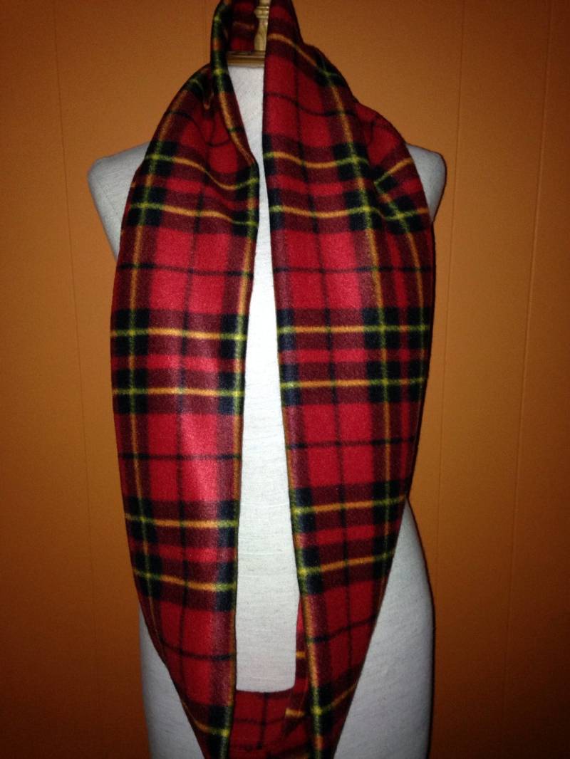 Rote Tartan Karierten Fleece Infinity Schal von lookatmybooties