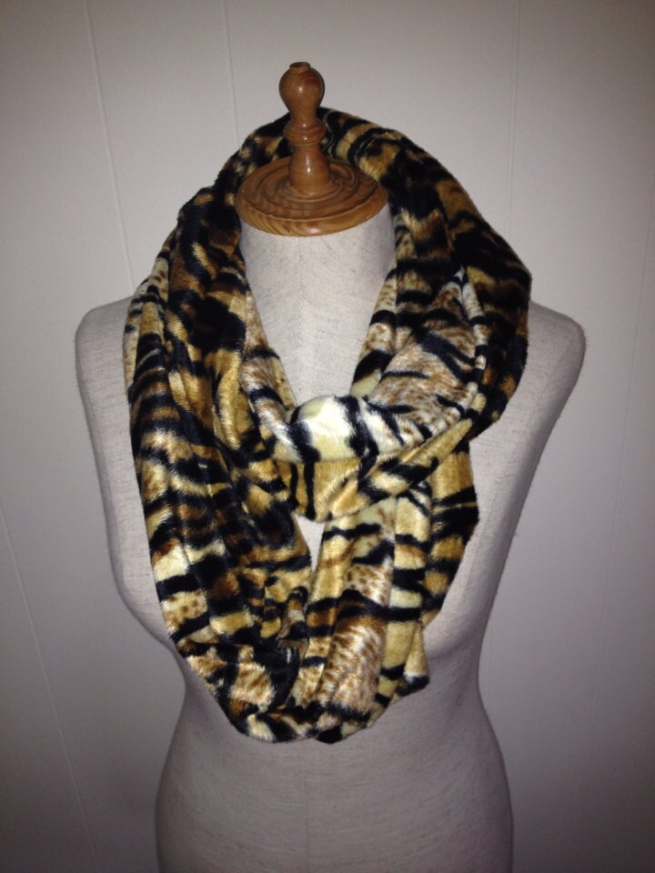 Tiger Kunstfell Infinity Schal von lookatmybooties