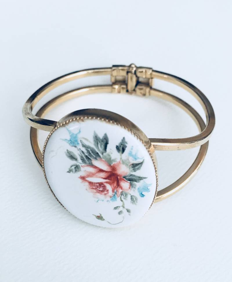 Blume Kamee Klapparmband Vintage Rosa Rose Klemmer Blume Kamee Klapparmband Vintage Rosa Rose Klemmer von looseendsvintage