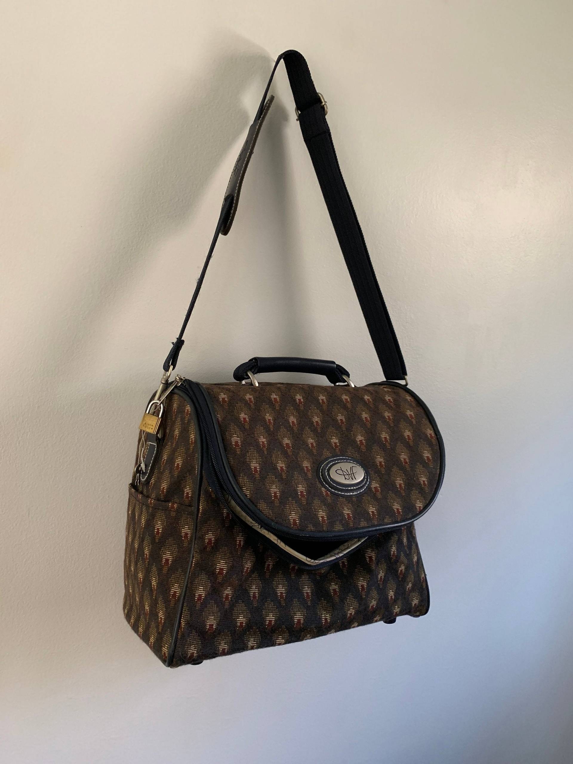 Diane Von Fürstenberg Overnighter Gepäck // Vintage Edvf Kosmetik-Reisetasche Diane Von Fürstenberg Overnighter Gepäck // Vintage Edvf Kosmetik-Reisetasche von looseendsvintage