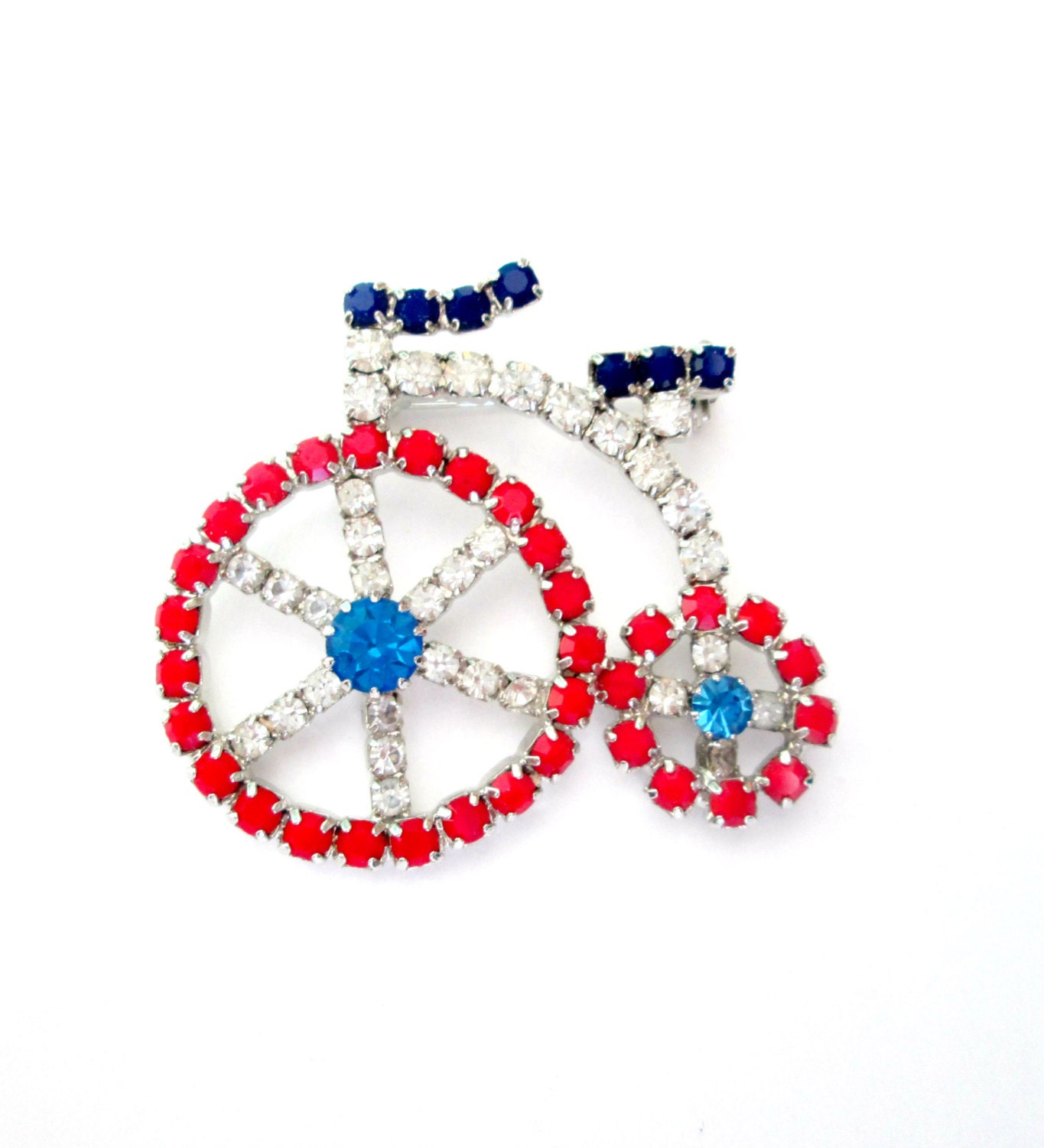 Fahrrad Dreirad Brosche Rot Weiß Blau Glas Strass Pin 1970Er Jahre Bling Fahrrad Dreirad Brosche Rot Weiß Blau Glas Strass Pin 1970Er Jahre Bling von looseendsvintage