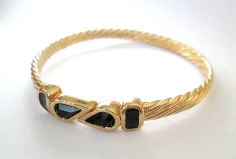 Swarovski Gold Seil Schwarzer Stein Armreif Emaille Armband Swarovski Gold Seil Schwarzer Stein Armreif Emaille Armband von looseendsvintage