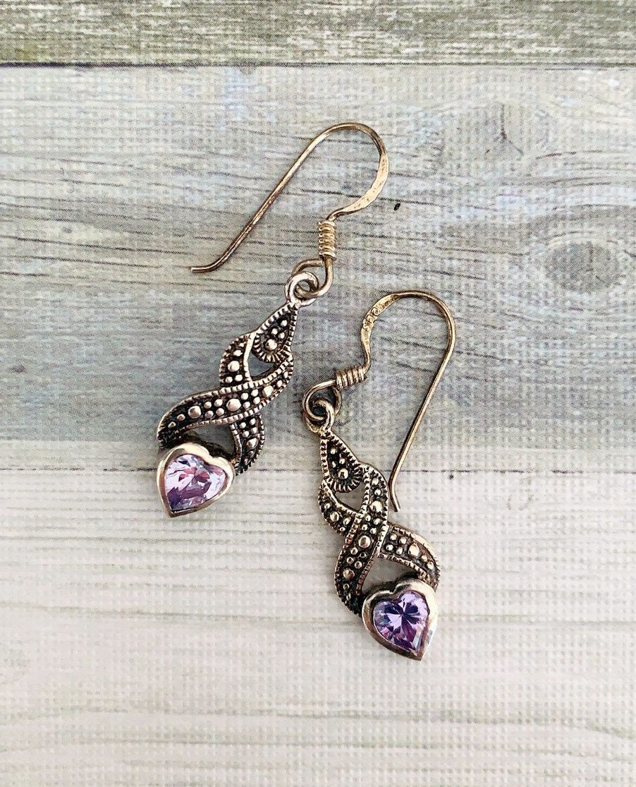 sterling Marcasite Amethyst Herz Ohrringe sterling Marcasite Amethyst Herz Ohrringe von looseendsvintage