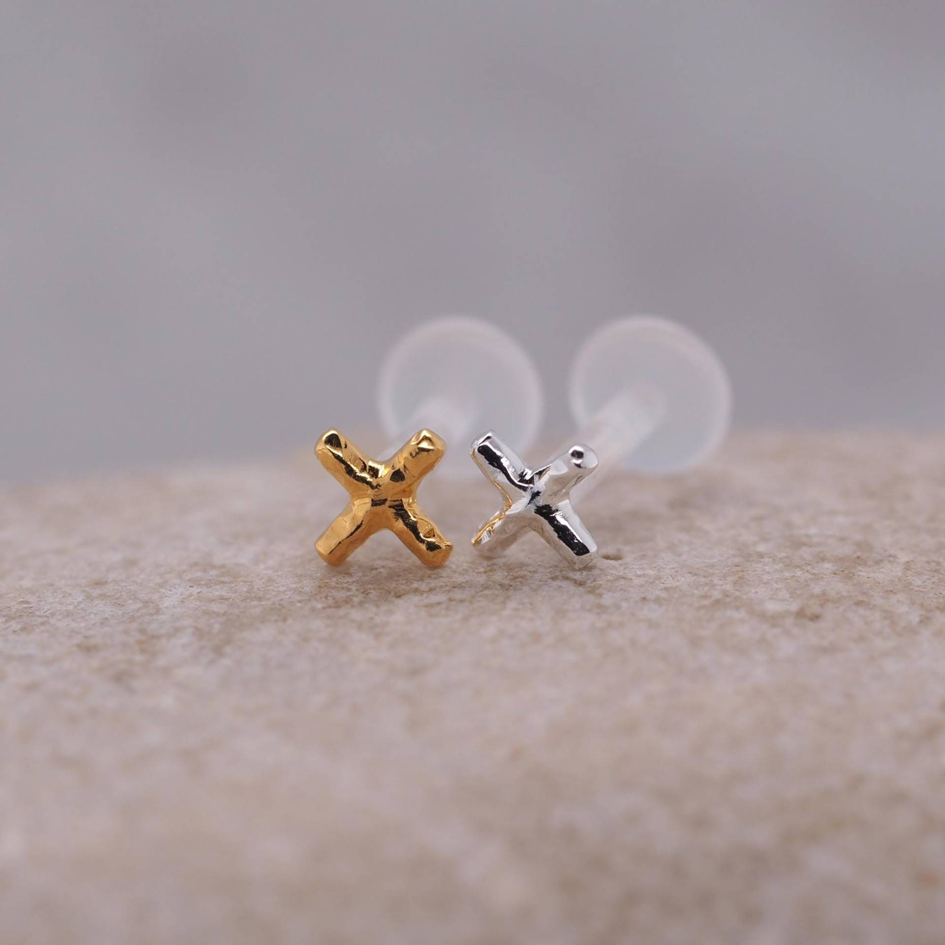 1.2 Mm 16Gauge Tragus Gold - X Form Labret Nasenknorpel Ohrring Gehämmert von lopicNosePiercing