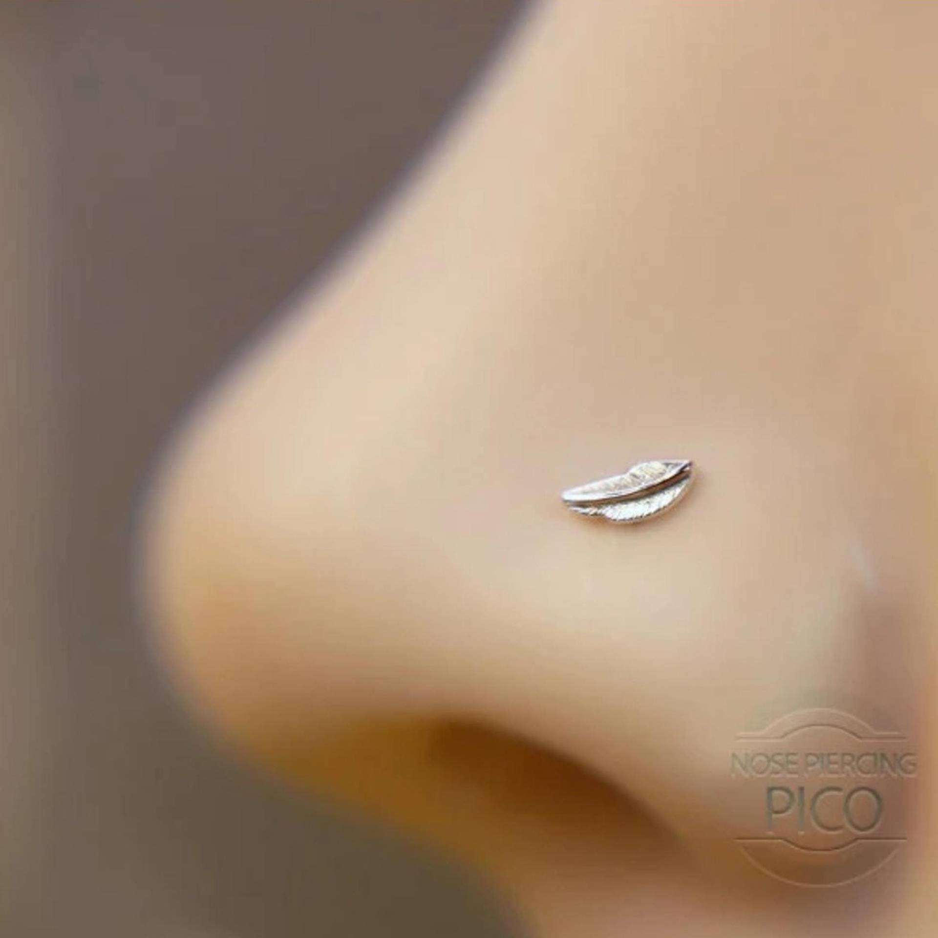 Sterling Silber Kleine Nase Stud Blatt Oder Feder von lopicNosePiercing